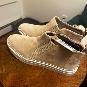 TOMS Bryce Sneaker in Sand Suede